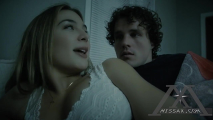 Возбужденный порно брат трахает любимую сестру после просмотра порнухи