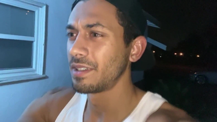 Милашка в нижнем белье ублажает своего парня ртом и пиздой